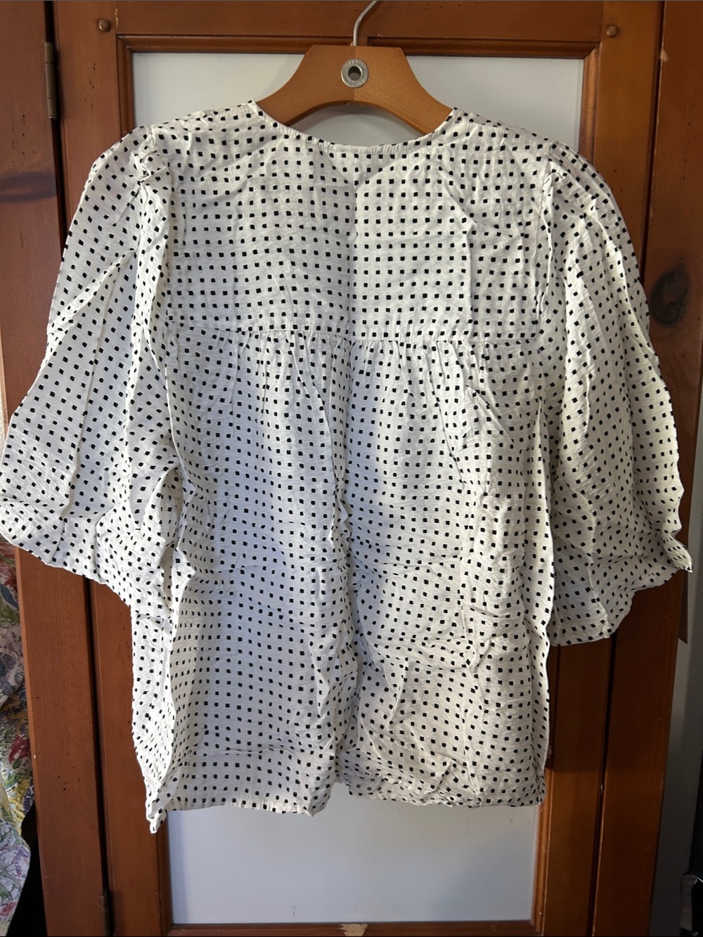 A new day Lightweight White Polka Dot V-Neck Women's Top - Picture 4 of 5